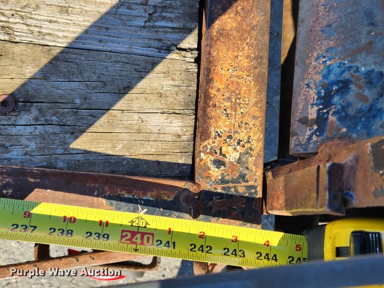 image for item JB9686 2003 Cornelius UT-20H  equipment trailer