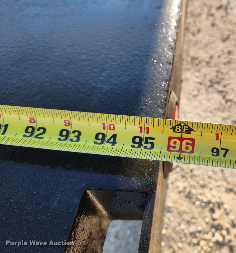 image for item JB9707 2002 Ford F350 Super Duty  Crew Cab flatbed pickup truck