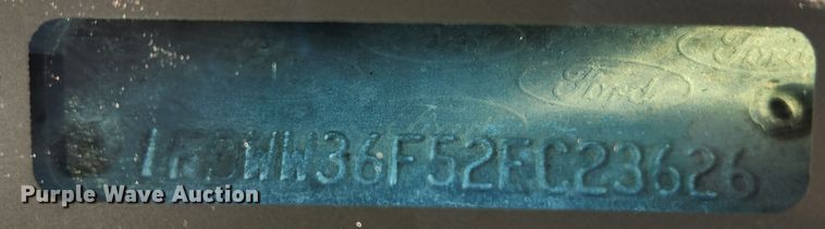 image for item JB9707 2002 Ford F350 Super Duty  Crew Cab flatbed pickup truck