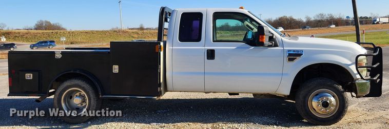 image for item JB9712 2008 Ford F350 Super Duty XLT  SuperCab utility bed pickup truck