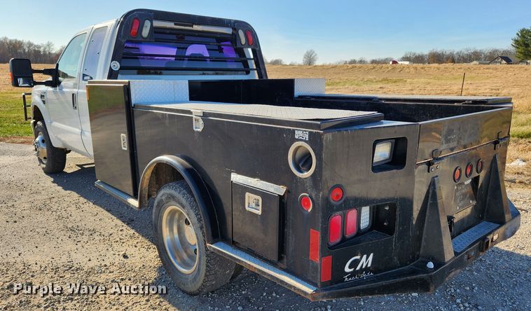 image for item JB9712 2008 Ford F350 Super Duty XLT  SuperCab utility bed pickup truck