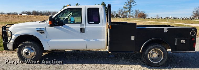 image for item JB9712 2008 Ford F350 Super Duty XLT  SuperCab utility bed pickup truck