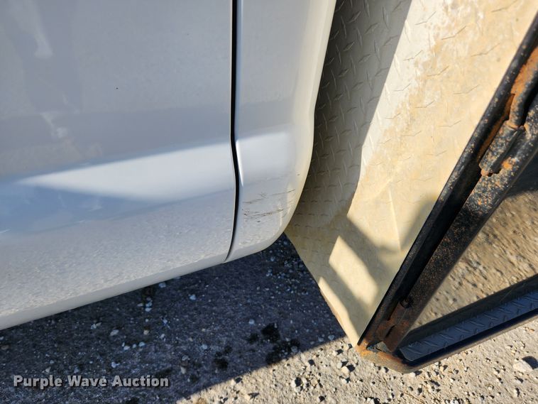 image for item JB9712 2008 Ford F350 Super Duty XLT  SuperCab utility bed pickup truck