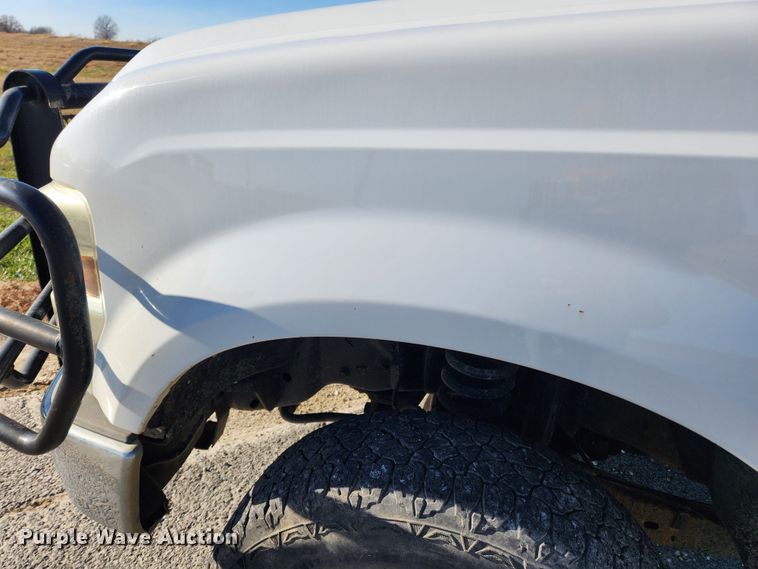 image for item JB9712 2008 Ford F350 Super Duty XLT  SuperCab utility bed pickup truck