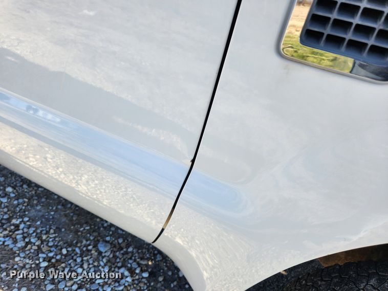 image for item JB9712 2008 Ford F350 Super Duty XLT  SuperCab utility bed pickup truck