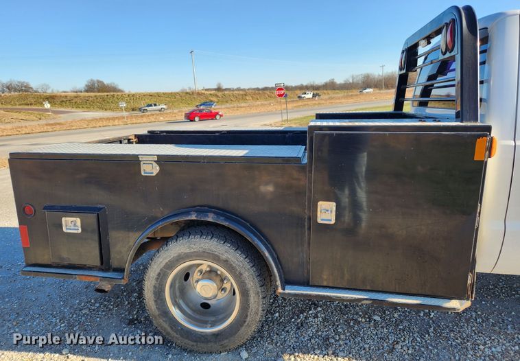 image for item JB9712 2008 Ford F350 Super Duty XLT  SuperCab utility bed pickup truck