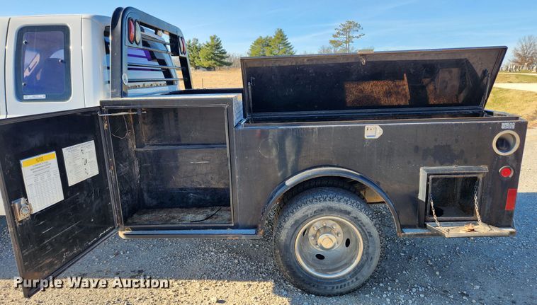 image for item JB9712 2008 Ford F350 Super Duty XLT  SuperCab utility bed pickup truck