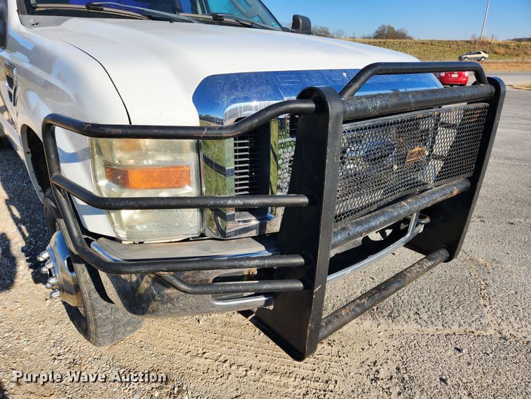 image for item JB9712 2008 Ford F350 Super Duty XLT  SuperCab utility bed pickup truck