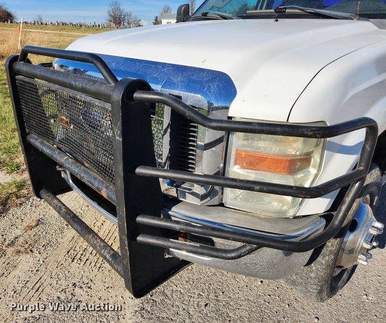 image for item JB9712 2008 Ford F350 Super Duty XLT  SuperCab utility bed pickup truck