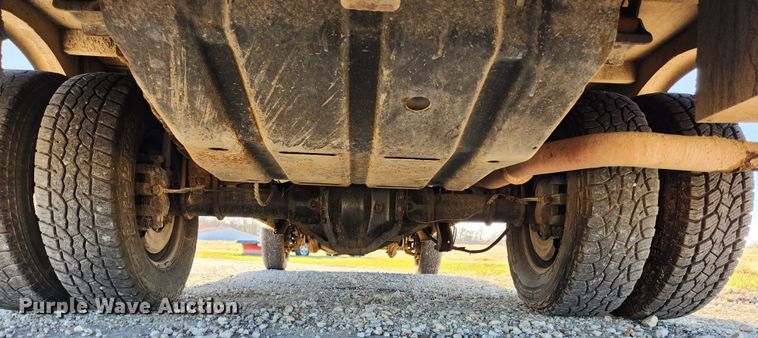 image for item JB9712 2008 Ford F350 Super Duty XLT  SuperCab utility bed pickup truck