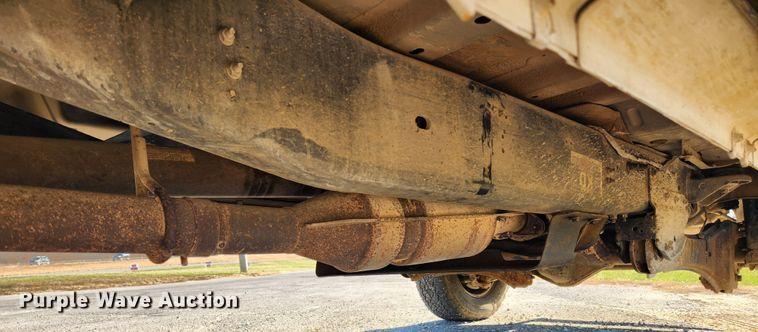 image for item JB9712 2008 Ford F350 Super Duty XLT  SuperCab utility bed pickup truck