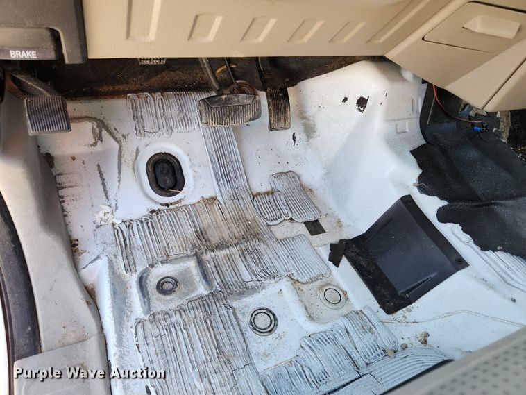 image for item JB9712 2008 Ford F350 Super Duty XLT  SuperCab utility bed pickup truck