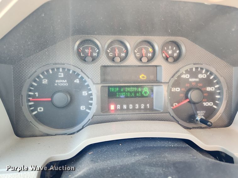 image for item JB9712 2008 Ford F350 Super Duty XLT  SuperCab utility bed pickup truck