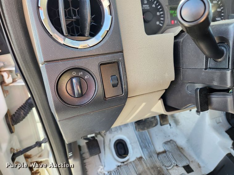 image for item JB9712 2008 Ford F350 Super Duty XLT  SuperCab utility bed pickup truck