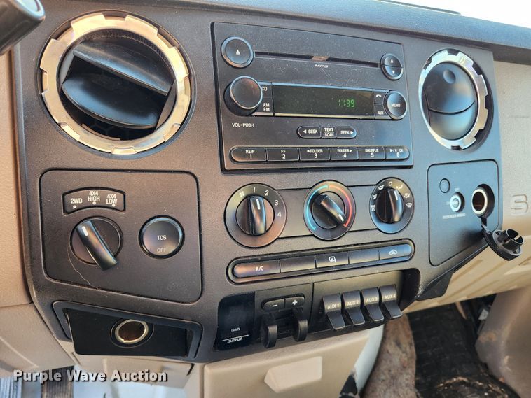 image for item JB9712 2008 Ford F350 Super Duty XLT  SuperCab utility bed pickup truck