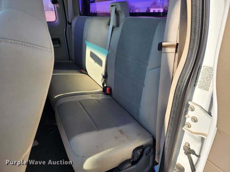 image for item JB9712 2008 Ford F350 Super Duty XLT  SuperCab utility bed pickup truck