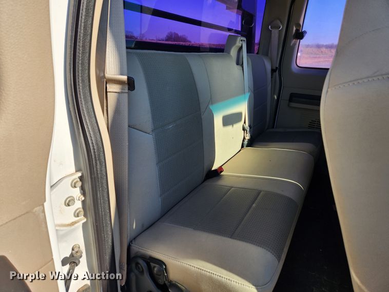 image for item JB9712 2008 Ford F350 Super Duty XLT  SuperCab utility bed pickup truck