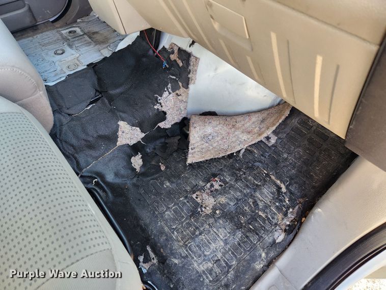 image for item JB9712 2008 Ford F350 Super Duty XLT  SuperCab utility bed pickup truck