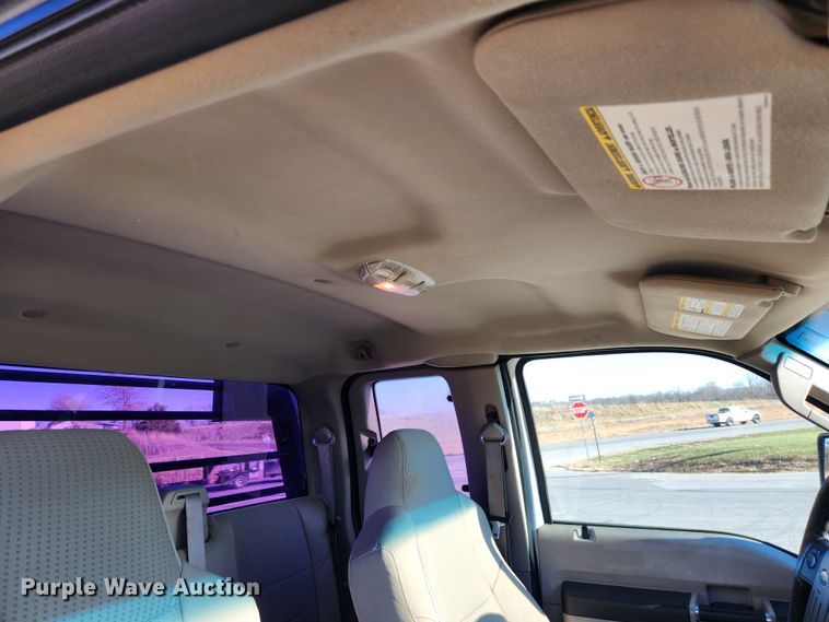 image for item JB9712 2008 Ford F350 Super Duty XLT  SuperCab utility bed pickup truck