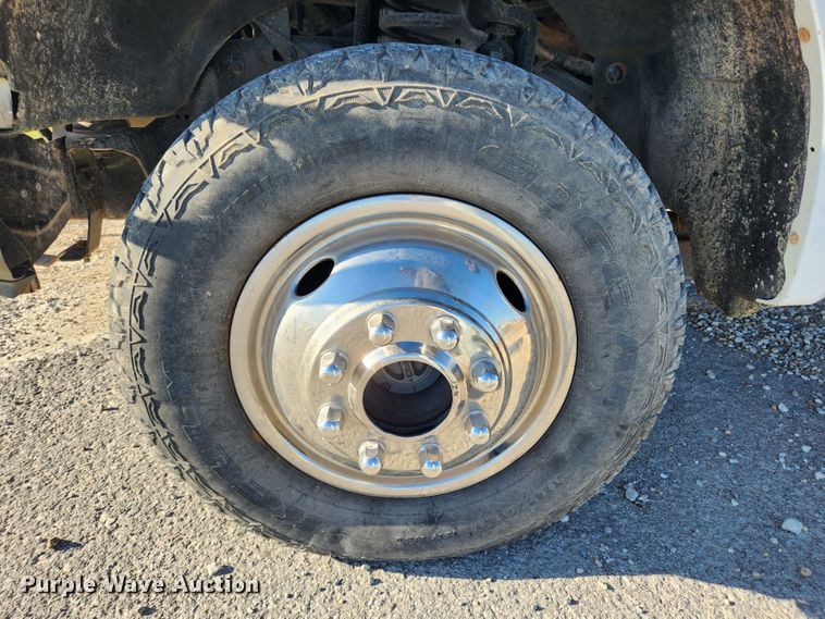 image for item JB9712 2008 Ford F350 Super Duty XLT  SuperCab utility bed pickup truck