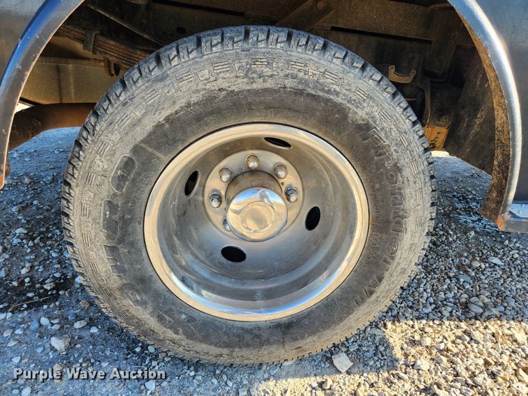 image for item JB9712 2008 Ford F350 Super Duty XLT  SuperCab utility bed pickup truck