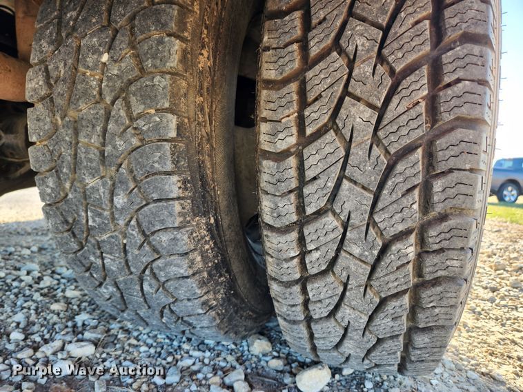 image for item JB9712 2008 Ford F350 Super Duty XLT  SuperCab utility bed pickup truck