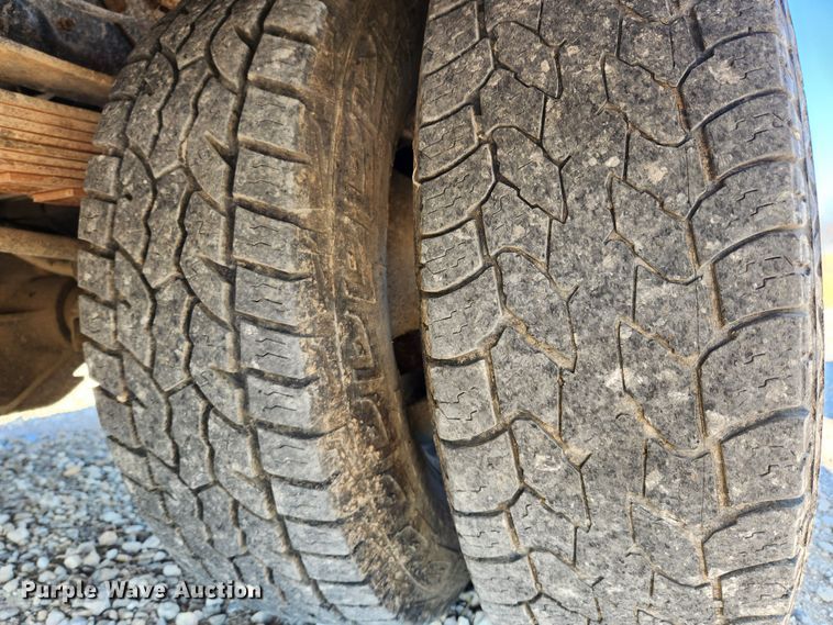 image for item JB9712 2008 Ford F350 Super Duty XLT  SuperCab utility bed pickup truck