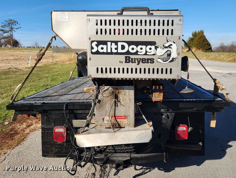 image for item JB9713 2005 Ford F350 Super Duty XL  flatbed pickup truck