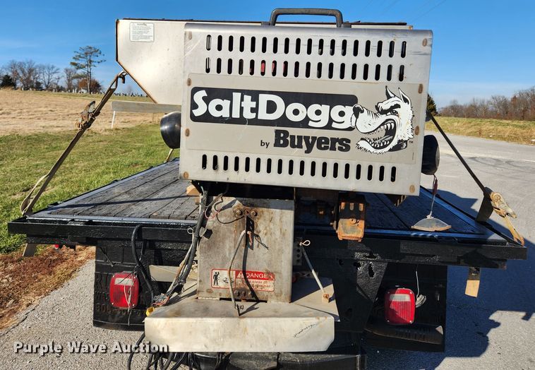 image for item JB9713 2005 Ford F350 Super Duty XL  flatbed pickup truck