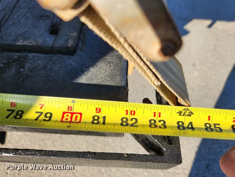 image for item JB9713 2005 Ford F350 Super Duty XL  flatbed pickup truck