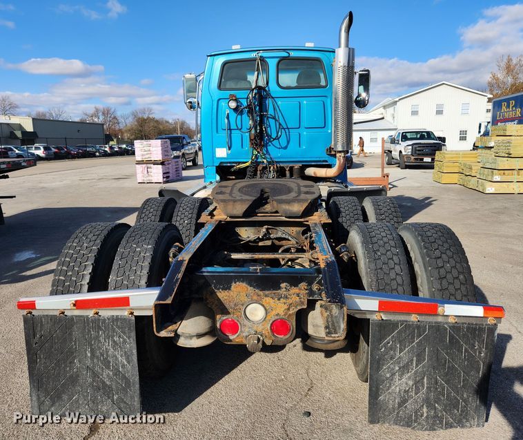 image for item JB9724 2005 Sterling LT9500  semi truck