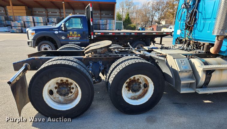 image for item JB9724 2005 Sterling LT9500  semi truck