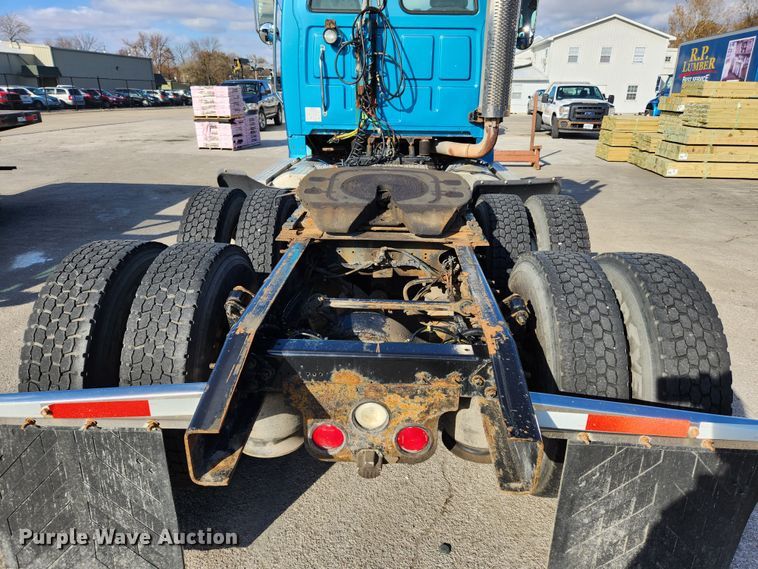 image for item JB9724 2005 Sterling LT9500  semi truck