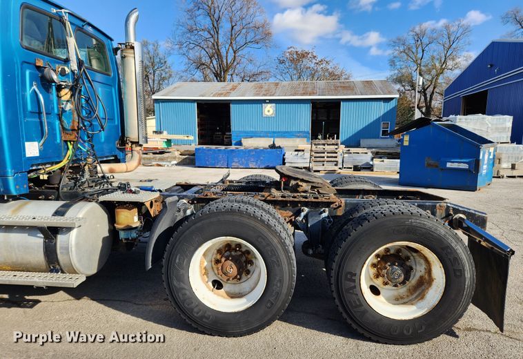 image for item JB9724 2005 Sterling LT9500  semi truck