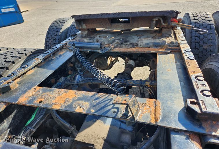 image for item JB9724 2005 Sterling LT9500  semi truck