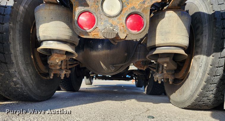 image for item JB9724 2005 Sterling LT9500  semi truck