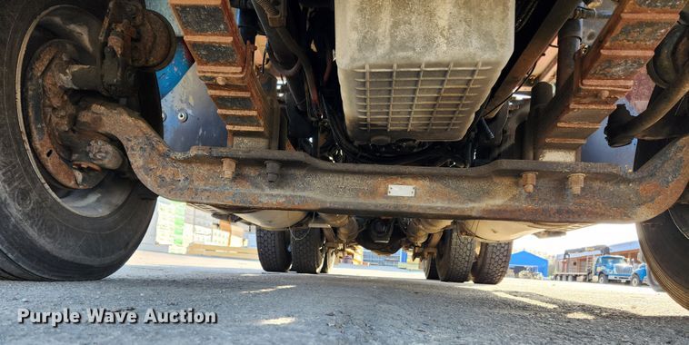 image for item JB9724 2005 Sterling LT9500  semi truck