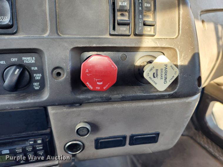 image for item JB9724 2005 Sterling LT9500  semi truck