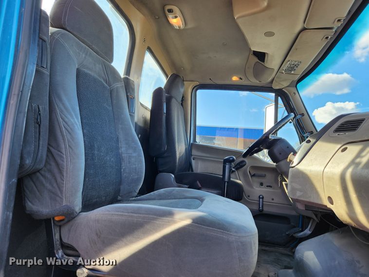 image for item JB9724 2005 Sterling LT9500  semi truck