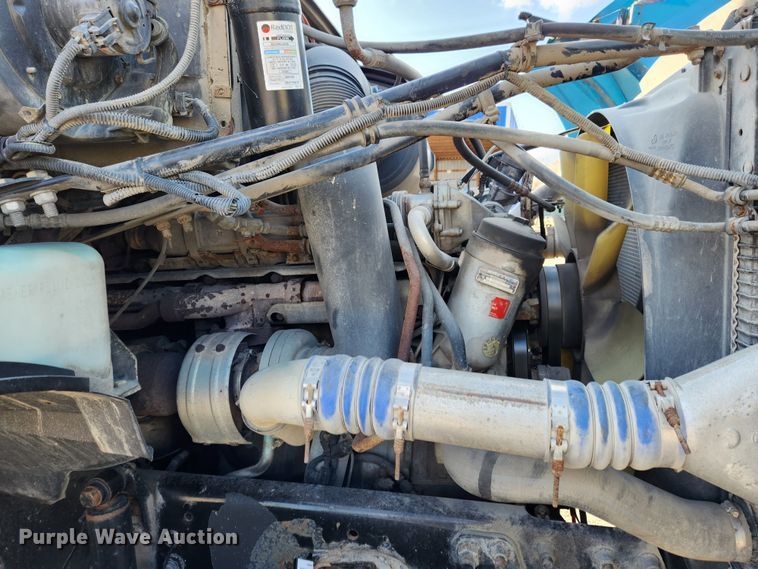 image for item JB9724 2005 Sterling LT9500  semi truck