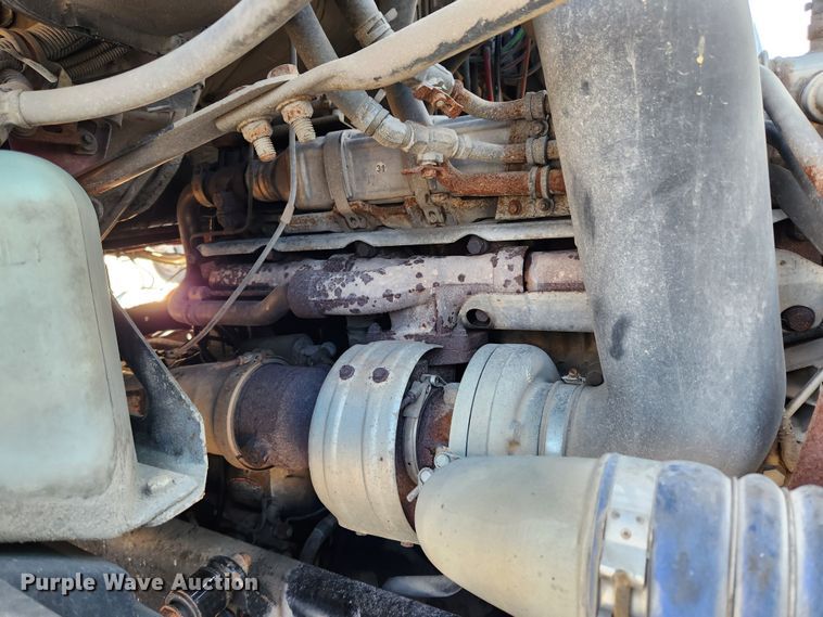 image for item JB9724 2005 Sterling LT9500  semi truck