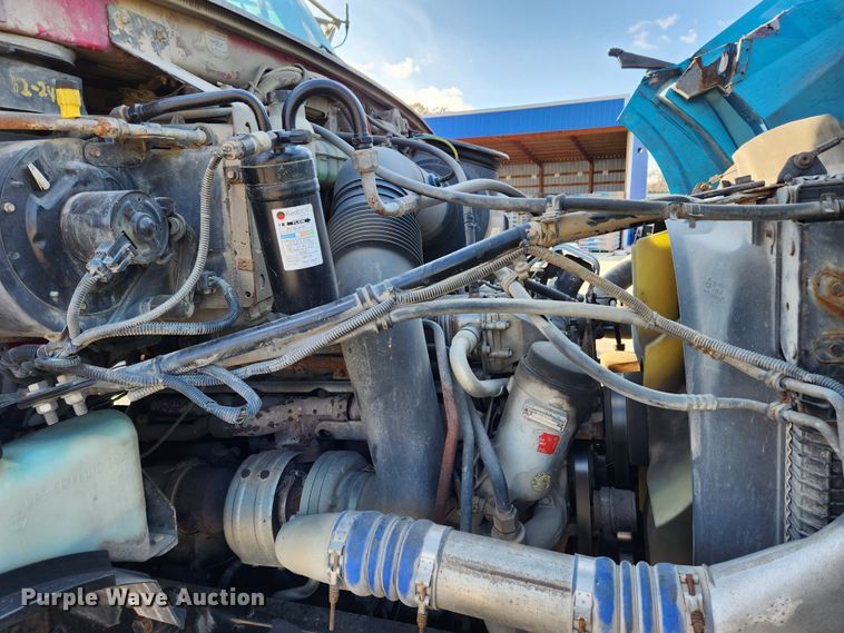 image for item JB9724 2005 Sterling LT9500  semi truck