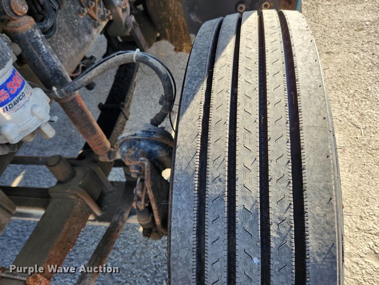 image for item JB9724 2005 Sterling LT9500  semi truck