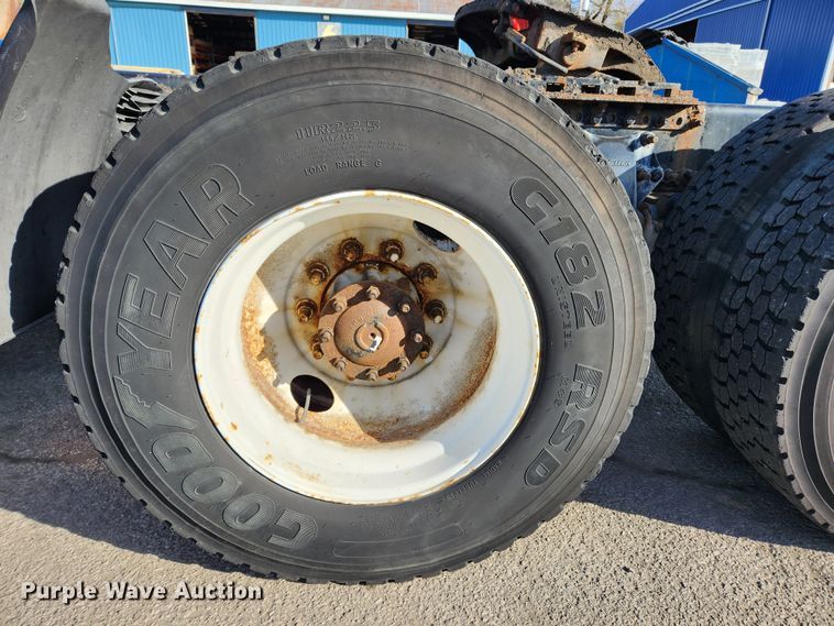 image for item JB9724 2005 Sterling LT9500  semi truck