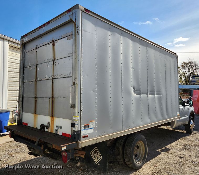 image for item JB9725 1999 Ford F550 Super Duty  box truck