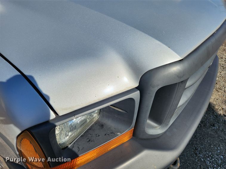 image for item JB9725 1999 Ford F550 Super Duty  box truck