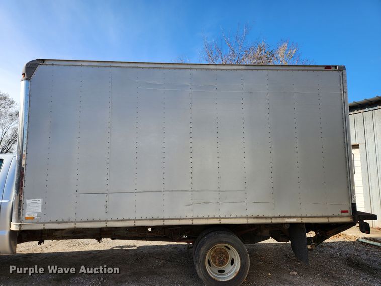 image for item JB9725 1999 Ford F550 Super Duty  box truck