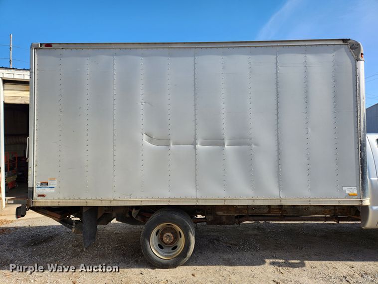 image for item JB9725 1999 Ford F550 Super Duty  box truck