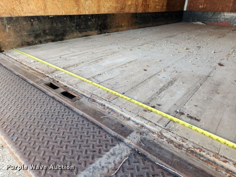 image for item JB9725 1999 Ford F550 Super Duty  box truck