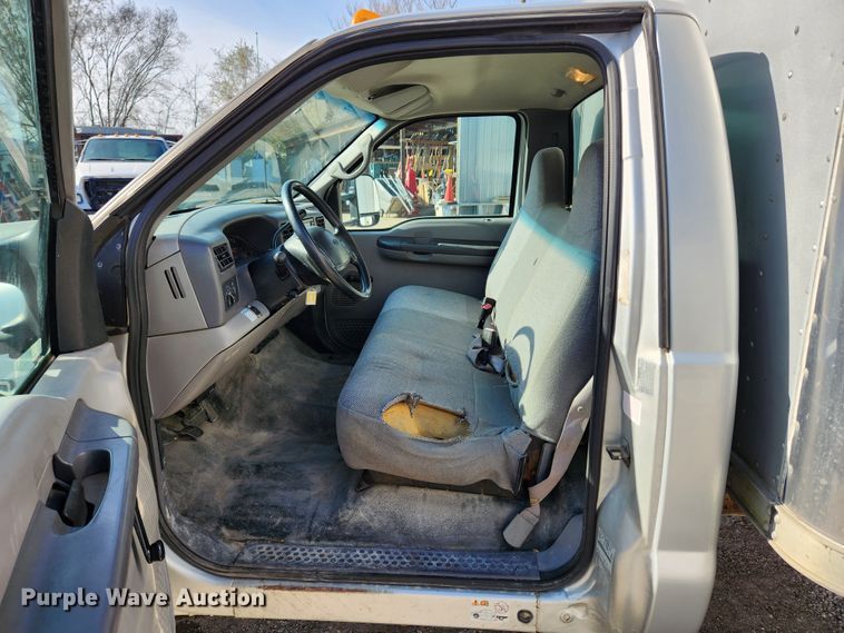 image for item JB9725 1999 Ford F550 Super Duty  box truck